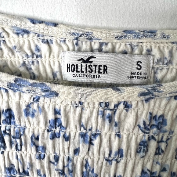 GORGEOUS Hollister blue and white floral top! C9 - Picture 7 of 7